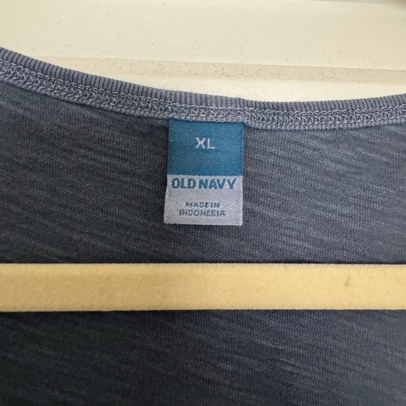 Old Navy Slub Knit V-Neck Button Up Short Sleeve Top - Picture 3 of 7